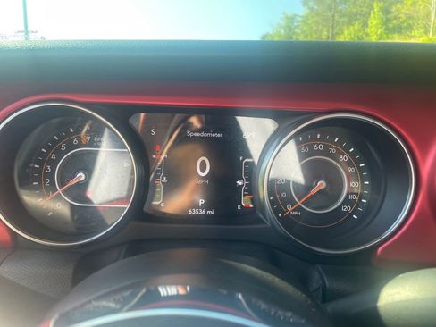 Used 2023 Jeep Gladiator Rubicon w/ Trailer Tow Package AWD/4WD image 14
