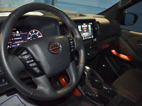 Used 2023 Nissan Frontier PRO-4X w/ Pro Convenience Package image 2