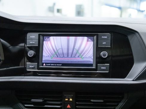 Used 2024 Volkswagen Jetta SE w/ Panoramic Sunroof Package FWD image 25