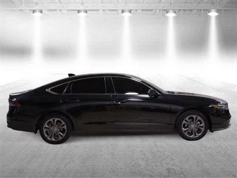 Used 2023 Honda Accord EX image 9