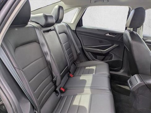 Used 2021 Volkswagen Jetta SE w/ SE Cold Weather Package FWD image 19