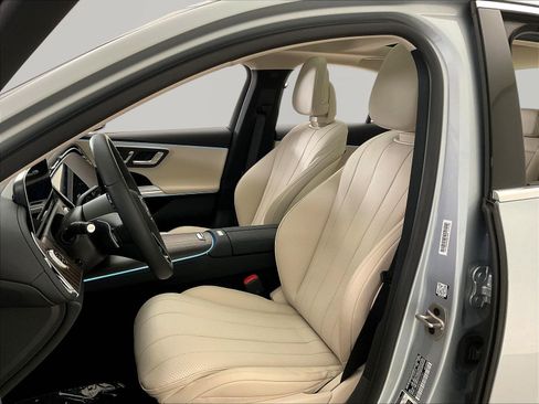 Used 2025 Mercedes-Benz E 350 Sedan w/ Driver Assistance Package image 21
