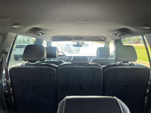 Used 2024 Jeep Wagoneer Series II w/ Flexible Seating Group RWD image 13