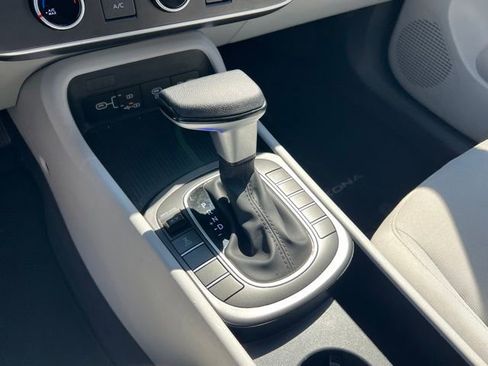Certified 2025 Hyundai Kona SE AWD/4WD image 21