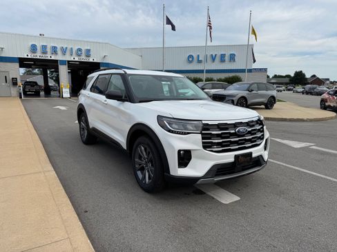 New 2026 Ford Explorer Active w/ Active Comfort Package AWD/4WD image 1