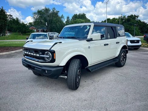 New 2026 Ford Bronco Outer Banks AWD/4WD image 3