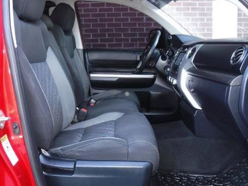 Used 2017 Toyota Tundra SR5 AWD/4WD image 6