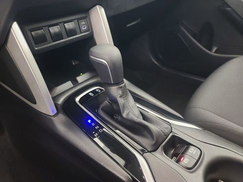 Used 2025 Toyota Corolla Cross LE image 35