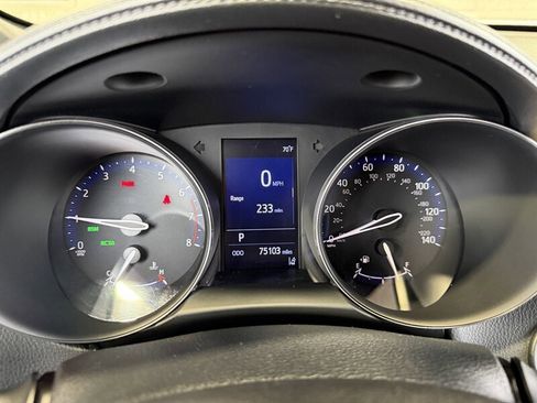 Used 2019 Toyota C-HR XLE image 21