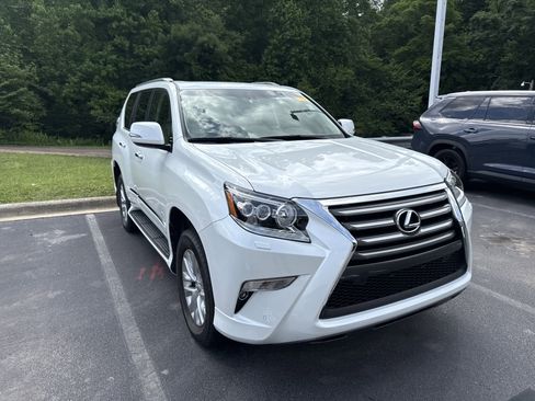 Used 2019 Lexus GX 460 Premium AWD/4WD image 3