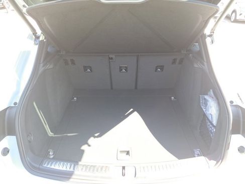 Used 2025 Porsche Macan image 15