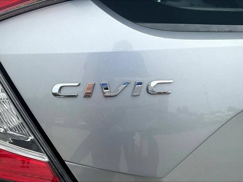 Used 2019 Honda Civic EX image 10