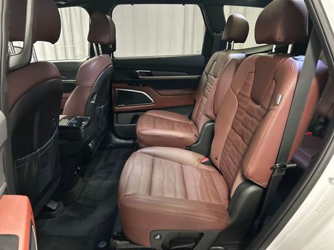 Used 2025 Kia Telluride SX Prestige AWD/4WD image 22