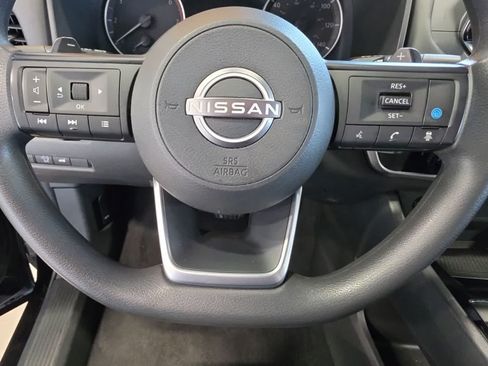 Used 2024 Nissan Rogue SV AWD/4WD image 23