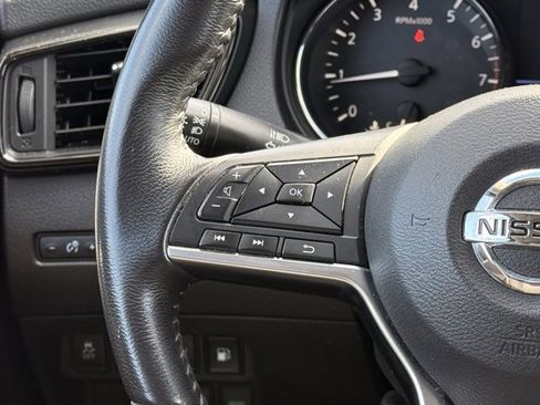 Certified 2019 Nissan Rogue SV image 24