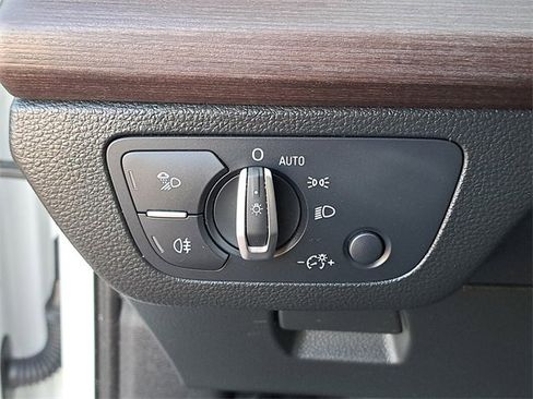 Used 2021 Audi Q5 e Premium Plus w/ Premium Plus Package image 23