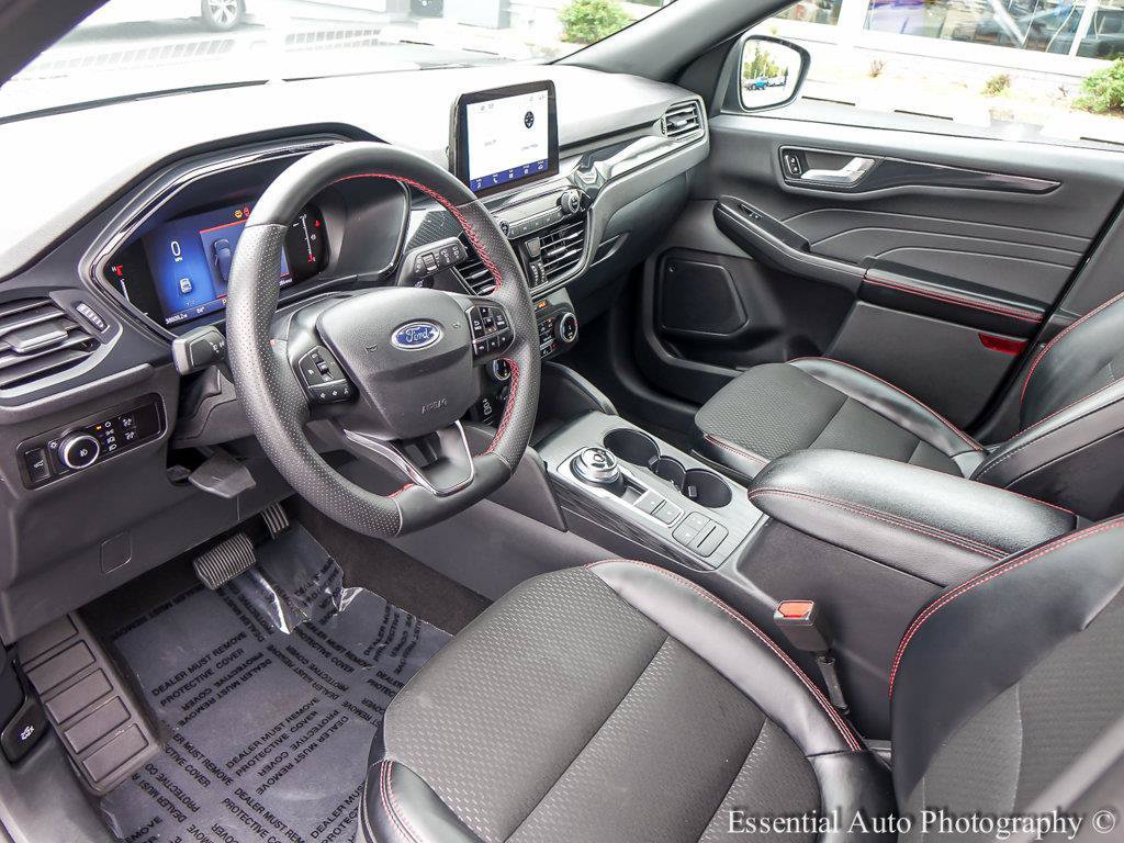 Used 2025 Ford Escape ST-Line Select AWD/4WD image 12
