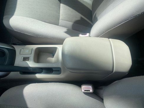 Used 2005 Toyota RAV4 2WD image 54