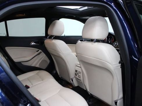 Used 2018 Mercedes-Benz GLA 250 4MATIC image 25