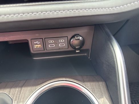 Used 2023 Toyota Highlander Platinum image 23