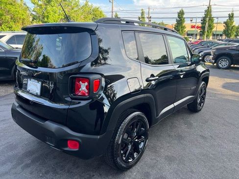 Used 2017 Jeep Renegade Altitude AWD/4WD image 6