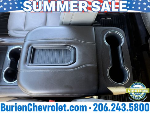 Used 2022 Chevrolet Suburban Z71 w/ Luxury Package AWD/4WD image 18
