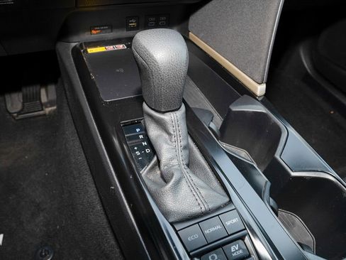 Used 2025 Toyota Camry LE image 15