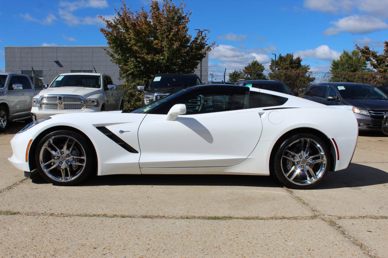 Used 2016 Chevrolet Corvette Stingray Coupe w/ 2LT Preferred Equipment Group RWD image 3
