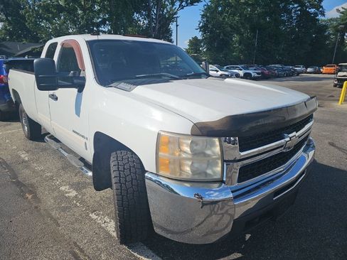 Used 2007 Chevrolet Silverado 2500 LT AWD/4WD image 3