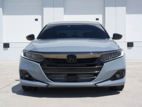 Used 2022 Honda Accord Sport image 3