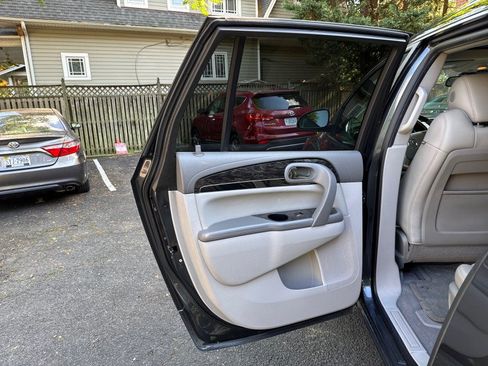 Used 2014 Buick Enclave Premium AWD/4WD image 13