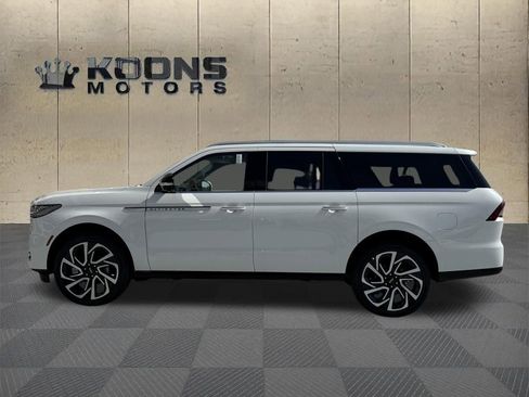 New 2026 Lincoln Navigator L Reserve image 2