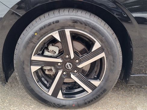 Used 2024 Nissan Sentra SV image 17