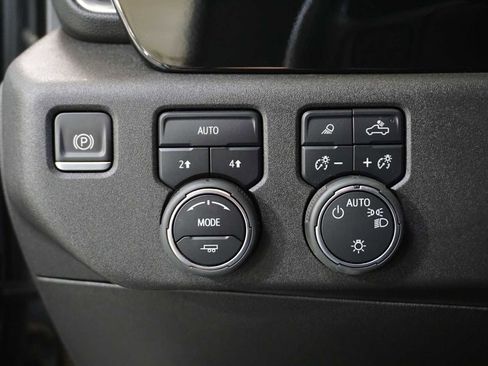 Used 2023 Chevrolet Silverado 1500 LT image 24