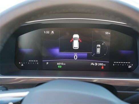 Certified 2024 Volkswagen Tiguan SE R-Line image 27