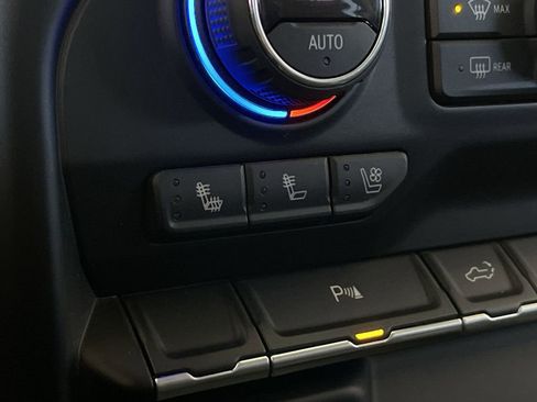 Used 2022 Chevrolet Silverado 2500 LTZ w/ LTZ Plus Package image 34