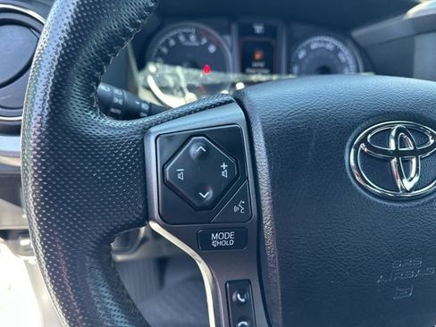 Certified 2022 Toyota Tacoma TRD Off-Road w/ Technology Package image 10