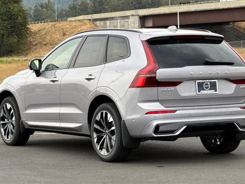 New 2026 Volvo XC60 B5 Plus w/ Climate Package AWD/4WD image 5