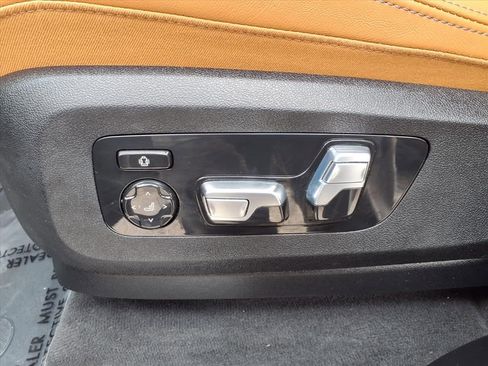 Used 2024 BMW X5 xDrive40i w/ M Sport Package AWD/4WD image 18