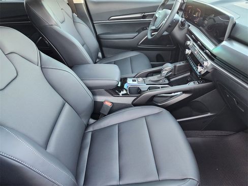 New 2025 Kia Telluride S image 9