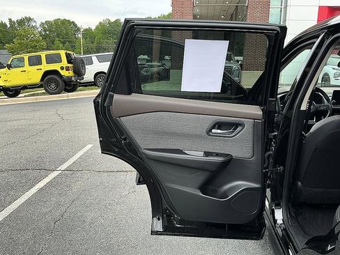 Certified 2023 Nissan Rogue SV AWD/4WD image 22