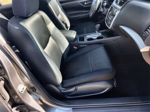 Used 2017 Nissan Altima 2.5 SR w/ Midnight Edition Package image 12