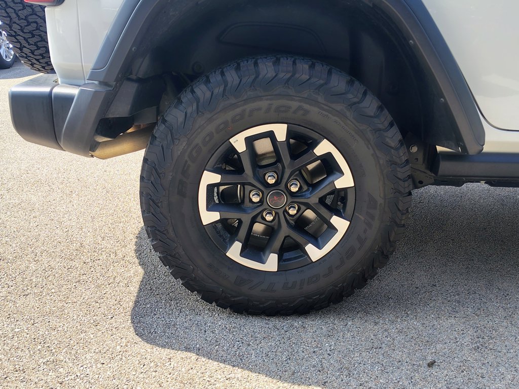 Used 2026 Jeep Wrangler Unlimited Rubicon AWD/4WD image 12