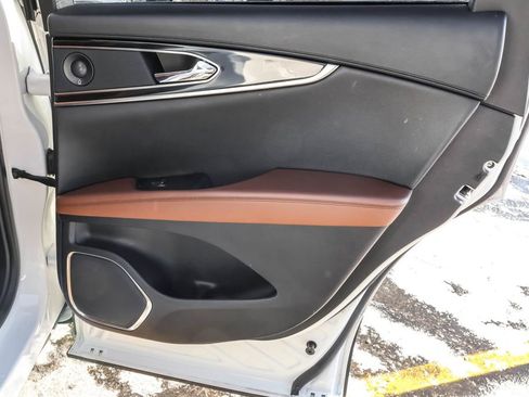 Used 2021 Lincoln Nautilus Reserve w/ Cargo Utility Package image 31