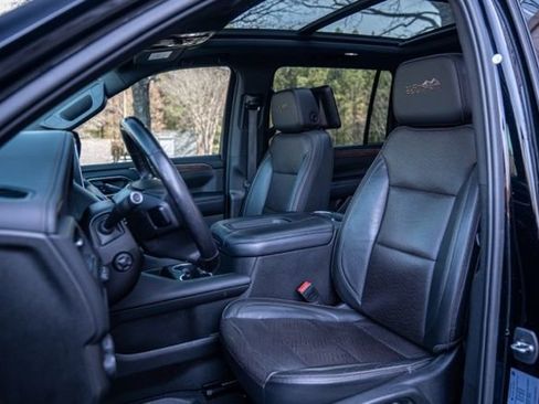 Used 2021 Chevrolet Suburban High Country w/ Premium Package image 37