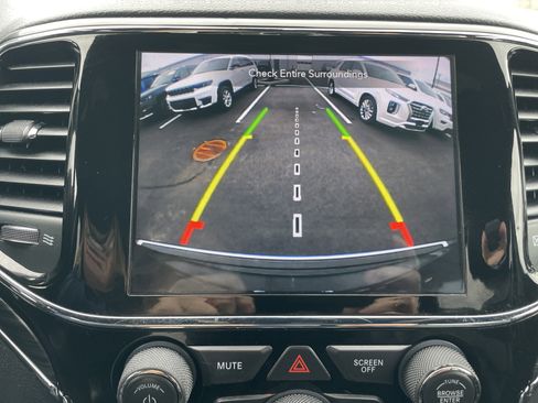 Used 2020 Jeep Grand Cherokee Limited image 48