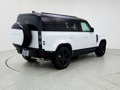 New 2026 Land Rover Defender 110 X-Dynamic SE image 5