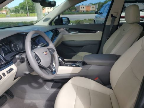 Certified 2023 Cadillac XT6 Premium Luxury w/ Technology Package FWD image 22