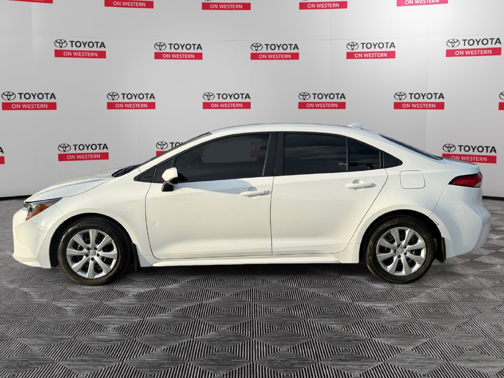 Used 2025 Toyota Corolla LE FWD image 8