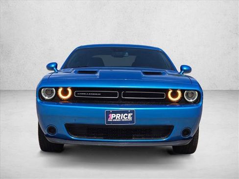 Used 2023 Dodge Challenger SXT RWD image 2